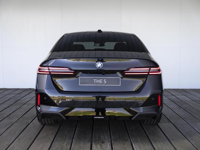 BMW 5-SERIE 530e M Sport Edition | M Sportpakket Pro | Innovation Pack | Comfort Pack | Travel Pack | Panoramadak