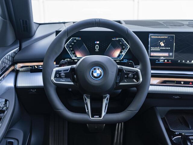 BMW 5-SERIE 530e M Sport Edition | M Sportpakket Pro | Innovation Pack | Comfort Pack | Travel Pack | Panoramadak