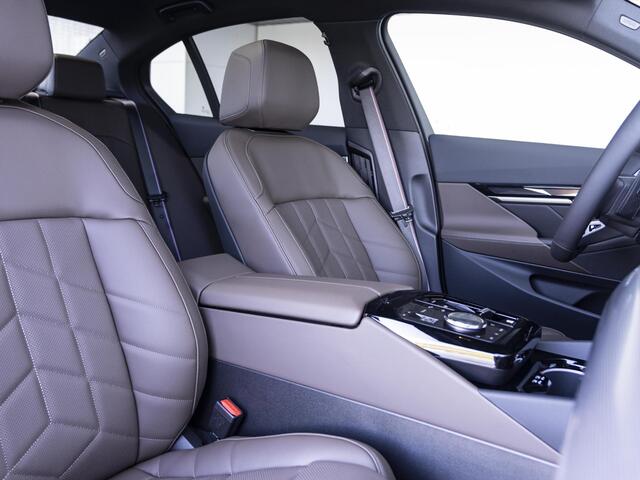 BMW 5-SERIE 530e M Sport Edition | M Sportpakket Pro | Innovation Pack | Comfort Pack | Travel Pack | Panoramadak