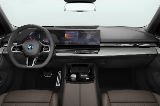 BMW 5-SERIE Touring 550e xDrive M Sport | Bowers & Wilkins