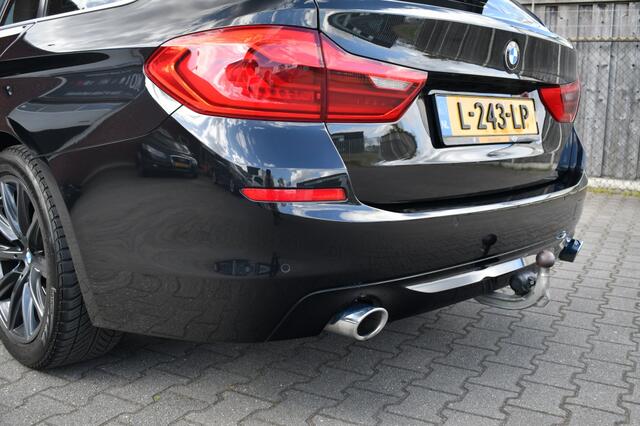 BMW 5-SERIE Touring 520d High Exe Panodak | Leder | Elektr.Trekhaak