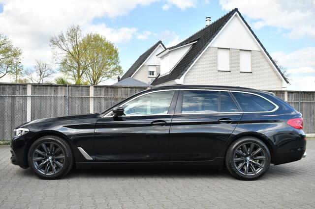 BMW 5-SERIE Touring 520d High Exe Panodak | Leder | Elektr.Trekhaak