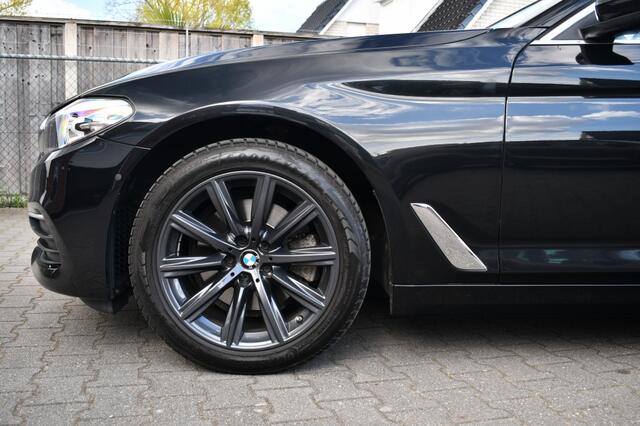 BMW 5-SERIE Touring 520d High Exe Panodak | Leder | Elektr.Trekhaak