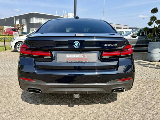 BMW 5-SERIE 530e High Executive M sport, Dealeronderhouden, 1e eigenaar, Head up display, Electrische achterklep 19 inch Harman kardon Sk dak Memory Stoelen 360Cam