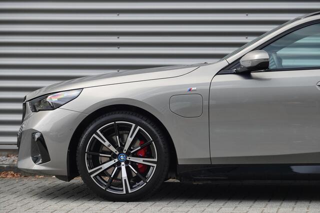 BMW 5-SERIE Touring 530e M-Sport Pro | H&K | Ventilatie | HUD | Trekhaak |