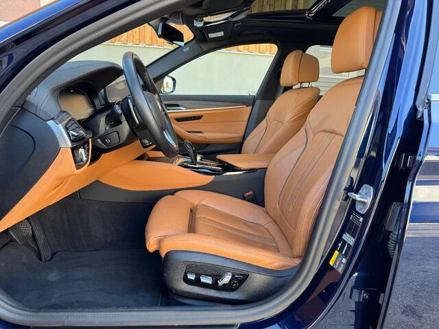 BMW 5-SERIE Touring 530e ** LASER, NAVI+, LEDER, PANORAMA, HuD, MEMORY, 19-INCH LMV ** 1e EIG - UNFALLFREI ** ** INFORMEER OOK NAAR ONZE AANTREKKELIJKE FINANCIAL-LEASE TARIEVEN **