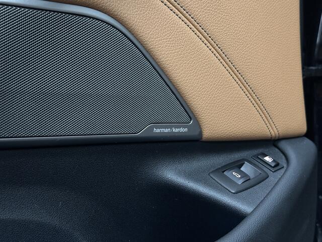 BMW 5-SERIE Touring 530e M-Sport | Panorama | 360 Camera | ACC | Harman-Kardon | Trekhaak | Keyless-Entry | Leder | Rij-Assist Pro | 19'' | Sfeerverlichting | Carplay | LED | Zonwering | Standkachel | Draadloos Laden | Dealer onderhouden |