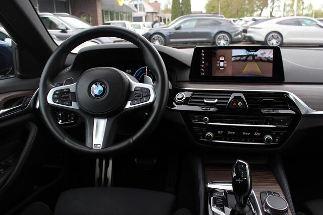 BMW 5-SERIE 530e iPerformance High Exe. M Sport / Schuifdak / 360Camera / Head-up / Alcantara / 20'' / CarPlay / Dodehoek / DAB / ACC