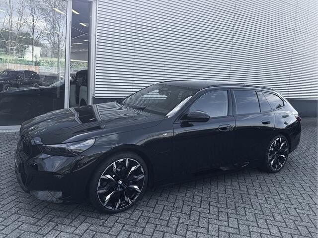 BMW 5-SERIE Touring 530e M-Sport+Pro M-Zetels H&K Head-Up Carbon Iconic Keyless Camera Drive-A+ VOL!