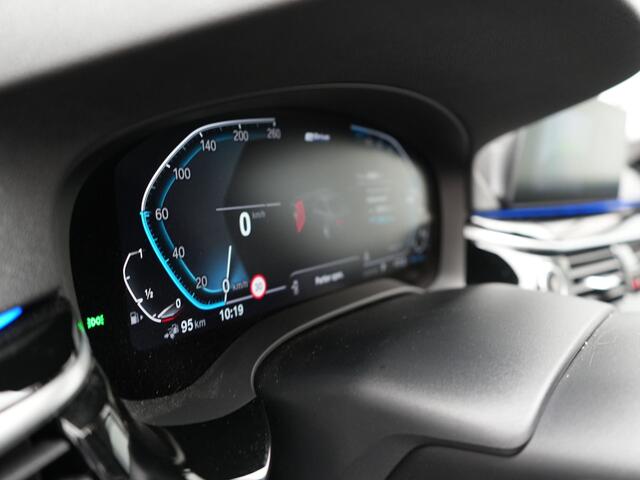 BMW 5-SERIE 530e iPerformance Sportline PHEV 252pk | Adaptive Cruise | Camera | Sportstoelen Verwarmd | 19"L.M | Adaptive LED | Sfeerverlichting | Apple Carplay |