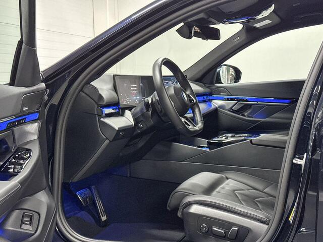 BMW 5-SERIE Touring 530e M Sport Edition | Harman/Kardon | Driving Assistant Professional | Parking Assistant Plus | Stoelverwarming | Comfort Access