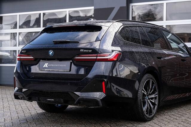 BMW 5-SERIE 530e xDrive M Sport | Comfort Seats | Memory | Harman/Kardon | Driving Ass. Plus | Trekhaak | Ventilate | 20' Inch |