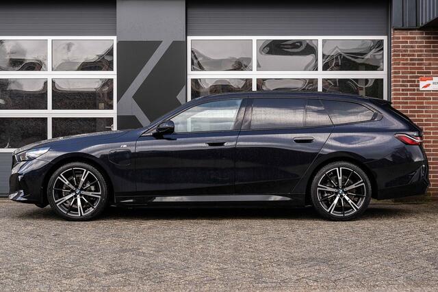 BMW 5-SERIE 530e xDrive M Sport | Comfort Seats | Memory | Harman/Kardon | Driving Ass. Plus | Trekhaak | Ventilate | 20' Inch |