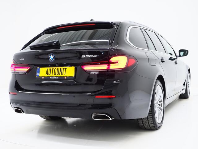 BMW 5-SERIE Touring 530e xDrive | LED Grille | Trekhaak | Leder | Adaptive Cruise | HUD | Keyless | Camera | Carplay