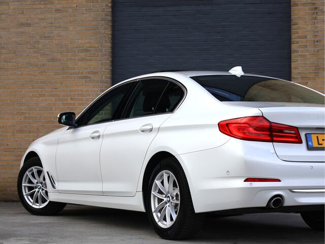 BMW 5-SERIE 520d High Executive Luxury Line | Pano | HUD | ACC | Driving Assistant Plus | Haak