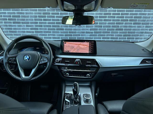 BMW 5-SERIE Touring 520e Business Edition Plus | Plug-in Hybrid (PHEV) | Lederen Bekleding | Laser LED Koplampen | Elektrische Achterklep | Elektrisch Verstelbare Voorstoelen | Stoelverwarming | Live Cockpit Professional
