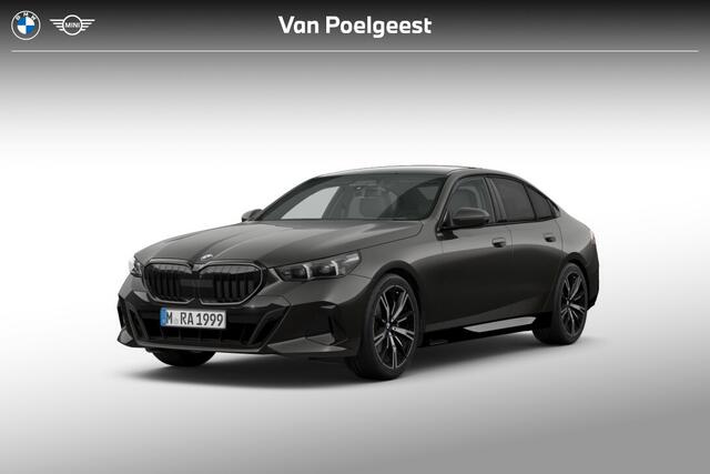 BMW 5-SERIE Sedan 520i | M Sportpakket Pro | Innovation Pack | Travel Pack | Comfort Pack | Trekhaak