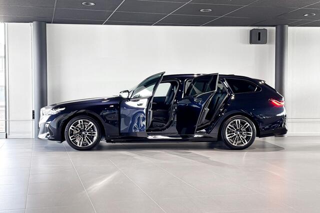 BMW 5-SERIE Touring 530e M Sport Edition | Harman Kardon | Stoelventilatie | Comfort Access | Trekhaak |
