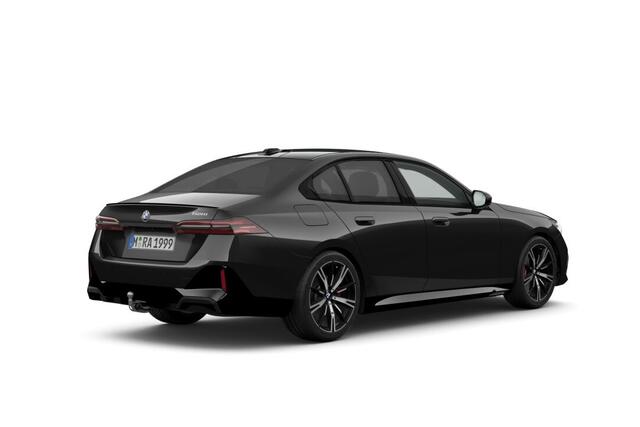 BMW 5-SERIE Sedan 520i | M Sportpakket Pro | Innovation Pack | Travel Pack | Comfort Pack | Trekhaak