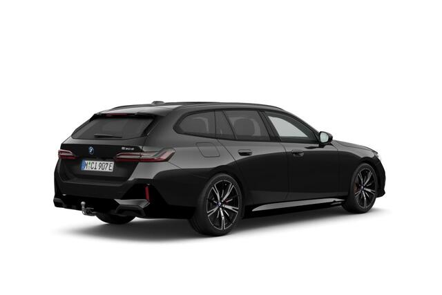 BMW 5-SERIE Touring 530e M Sport Edition | M Sportpakket Pro | Innovation Pack | Travel Pack | Comfort Pack | Trekhaak