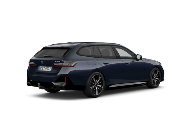 BMW 5-SERIE Touring 530e M Sport Edition | M Sportpakket Pro | Innovation Pack | Travel Pack | Comfort Pack | Trekhaak