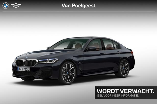 BMW 5-SERIE 530e Business Edition Plus | M-Sport | Schuif-/kanteldak | Comfort Access | Stuurwielverwarming | Stoelverwarming | HiFi