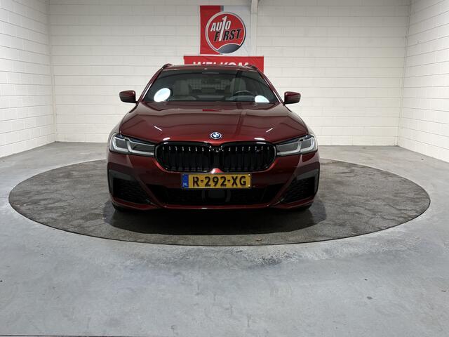 BMW 5-SERIE Touring 530e xDrive High Executive M Sport, Softclose, Luchtvering, Laser, Pano, 19 inch, Afn. trekhaak, Camera, Cruise, Elect stuurkolom, Harman Kardon, Dealer o.h.