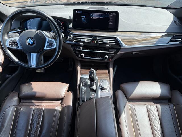 BMW 5-SERIE 530e High Executive M-Sport Schuifdak / Leer / Memory / Adapt. Cruise