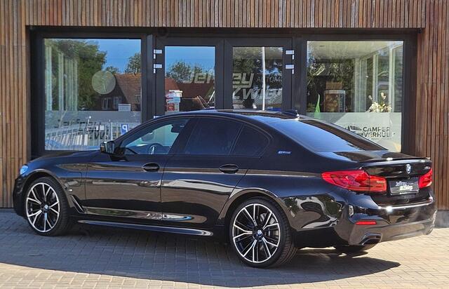 BMW 5-SERIE 530e iPerformance High Executive stoel/stuurverwarming. alcantara. m sport velgen. camera.