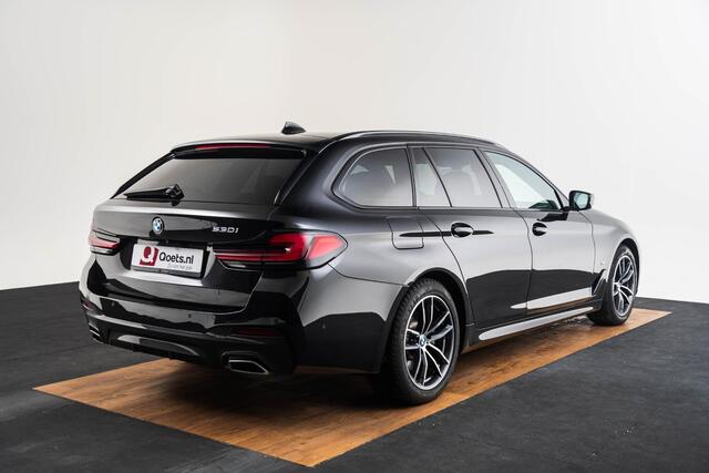 BMW 5-SERIE Touring 530i High Executive M Sport - Panoramdak - Driving Assistant Professional - head up - Comfortstoelen - Stoelverwarming voor/achter - Comfort Access - BMW Laserlight - Interieurvoorverwarming -