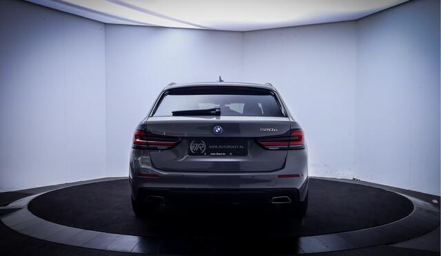 BMW 5-SERIE Touring 520e 204Pk BUSINESS Edition Plus SOH 97% | FULL LED | LEDER | CAMERA | STOELVERW | ELEK TREKHAAK | LMV