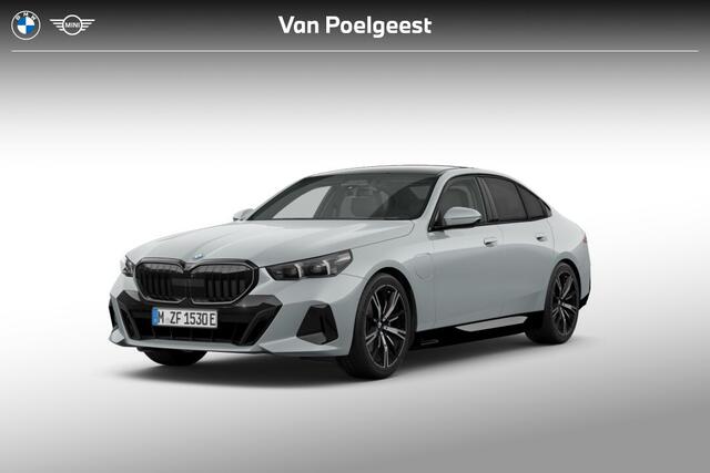 BMW 5-SERIE Sedan 530e M Sport Edition | M Sportpakket Pro | Innovation Pack | Travel Pack | Comfort Pack | Trekhaak