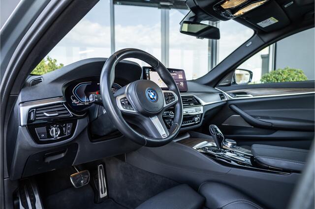 BMW 5-SERIE Touring 530e Business Edition Plus - M Sport | Panorama | H&K | Laser | Keyless