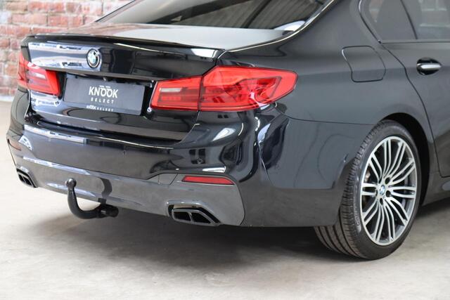 BMW 5-SERIE 530i High Executive M Sport Pakket Automaat / Navigatiesysteem Professional / Schuif-/kanteldak / Harman Kardon / Stoelverwarming / Adaptieve Cruise Control / Apple Carplay / Achteruitrijcamera / Stuurwielverwarming / Head-Up Display / Trekhaak /