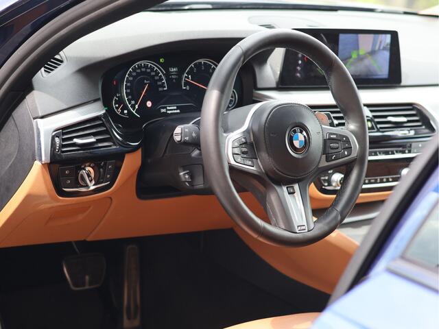 BMW 5-SERIE Touring 530i M Sport Pano | Harman/Kardon | Comfortstoelen | Org. NL | Memory