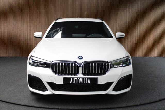 BMW 5-SERIE Touring 530e M-Sport Navi Leer Sportstoelen PDC Climate voor en achter Elektr. verstelbare stoelen Elektr. achterklep LM velgen