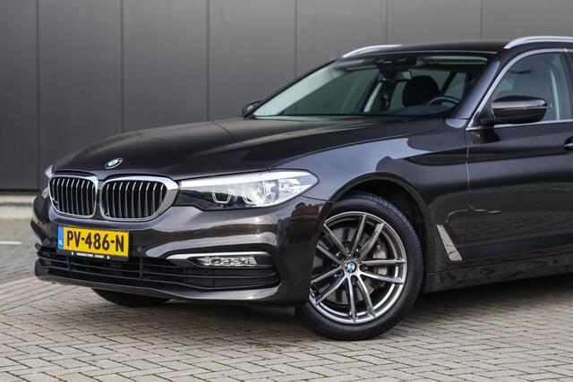 BMW 5-SERIE Touring 530i 252PK Executive ? Trekhaak ? LED ? 18 inch