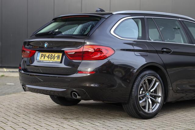 BMW 5-SERIE Touring 530i 252PK Executive ? Trekhaak ? LED ? 18 inch