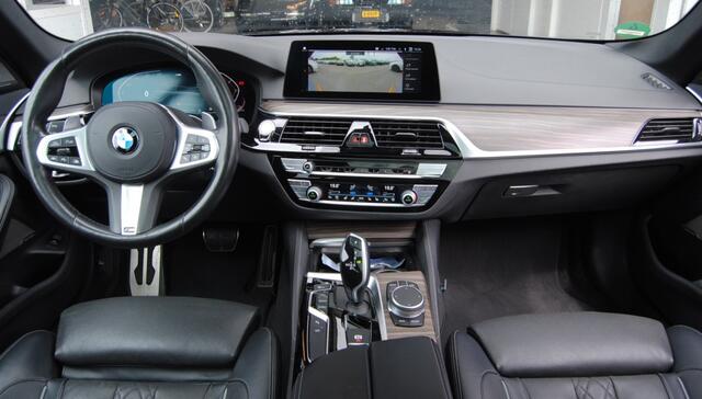 BMW 5-SERIE Touring 520i High Ex. Ed. | Zeer Luxe uitgevoerd! | Carplay | Stoelverko
