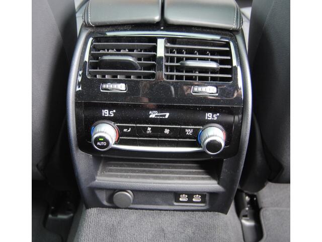 BMW 5-SERIE Touring 520i High Ex. Ed. | Zeer Luxe uitgevoerd! | Carplay | Stoelverko