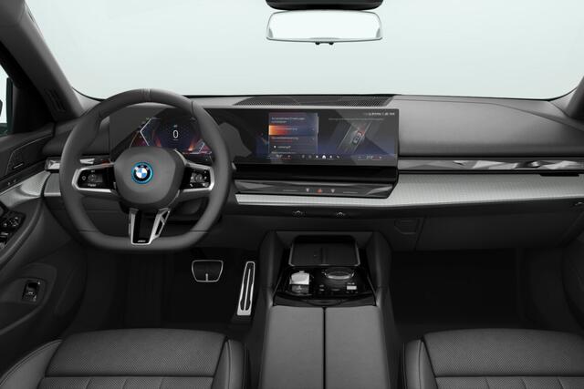 BMW 5-SERIE Touring 530e M Sport Edition | M Sportpakket Pro | Trekhaak