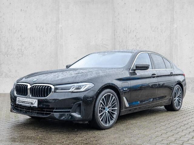 BMW 5-SERIE 530e Limousine ** LASER, LEDER, NAVI+, HuD, 19-inch LMV, KEYLESS, ALARM ** UNFALLFREI ** ** INFORMEER OOK NAAR ONZE AANTREKKELIJKE FINANCIAL-LEASE TARIEVEN **