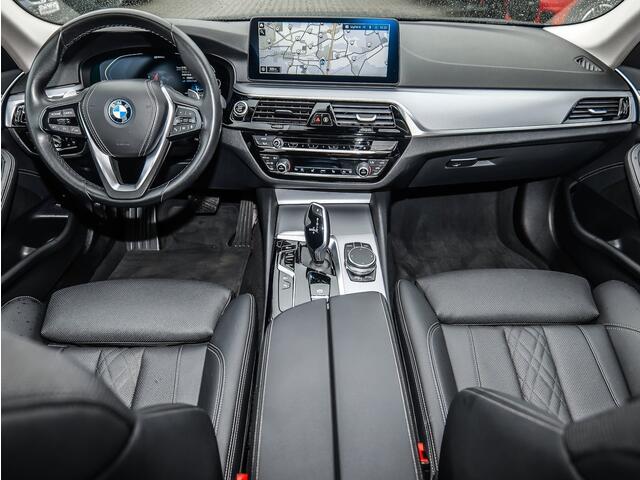 BMW 5-SERIE 530e Limousine ** LASER, LEDER, NAVI+, HuD, 19-inch LMV, KEYLESS, ALARM ** UNFALLFREI ** ** INFORMEER OOK NAAR ONZE AANTREKKELIJKE FINANCIAL-LEASE TARIEVEN **