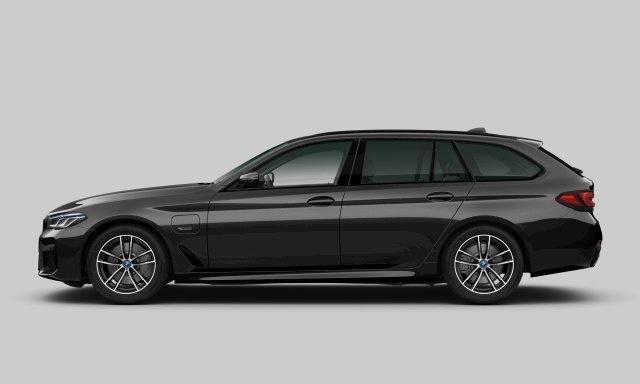 BMW 5-SERIE Touring 530e M-Sport | Panoramadak | CoPilot | Head Up