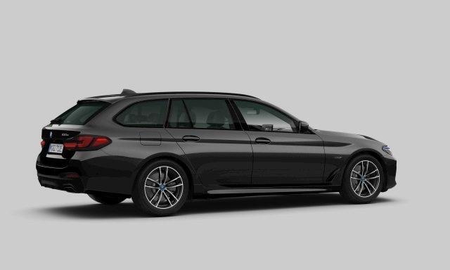 BMW 5-SERIE Touring 530e M-Sport | Panoramadak | CoPilot | Head Up