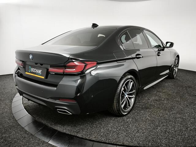 BMW 5-SERIE 530e xDrive High Executive | Harman Kardon | Panoramadak |