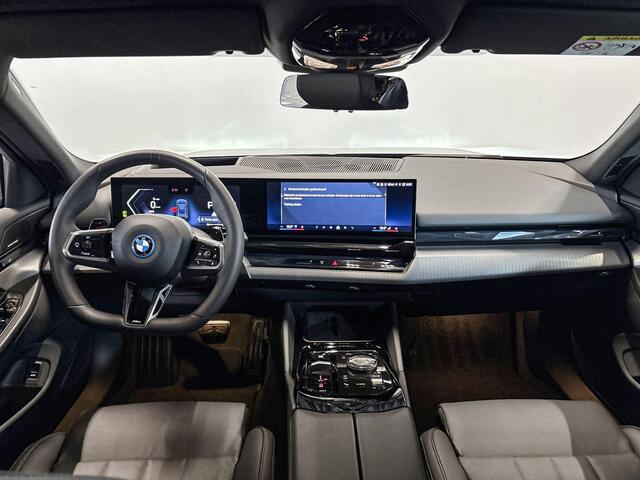 BMW 5-SERIE Touring 530e M Sport Edition
