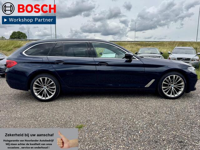 BMW 5-SERIE Touring 520i High Executive Edition G31 | Panorama | Head-Up Display | Trekhaak | Comfortstoelen | CarPlay