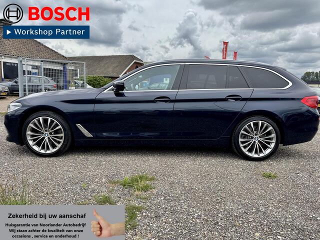 BMW 5-SERIE Touring 520i High Executive Edition G31 | Panorama | Head-Up Display | Trekhaak | Comfortstoelen | CarPlay