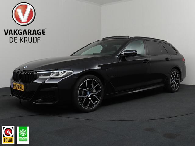 BMW 5-SERIE Touring 530e Business Edition Plus | Laser Koplampen! | Panoramadak | Trekhaak!